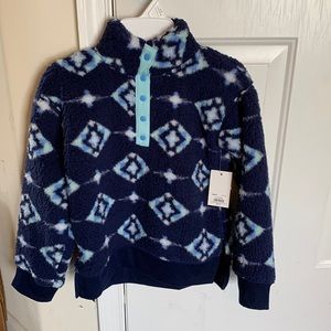 NWT. So fleece. Snap closure.